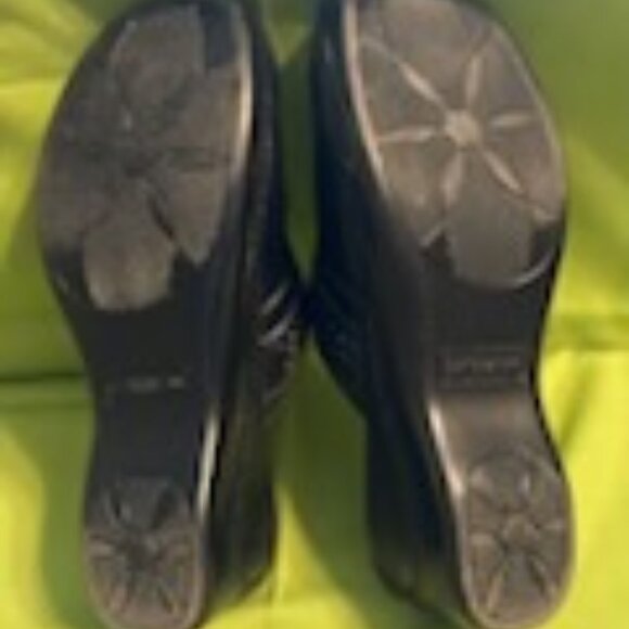 NWOT Croft & Barrow "Laurie Black" Leather clogs - Picture 3 of 4